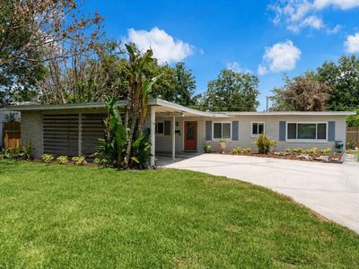2215 Woodcrest Dr