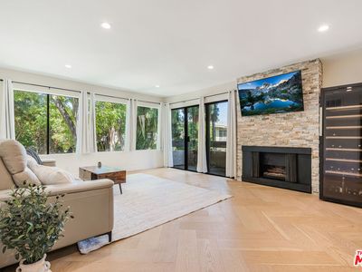 950 N Kings Rd Unit 216