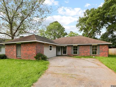 8907 Cedar Springs Ave