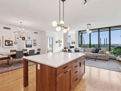 215 10th Ave S UNIT 606