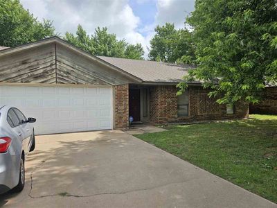 3006 NE Lancaster Ln