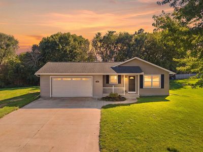1136 Mistletoe Ln