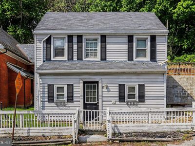 29 Main St E