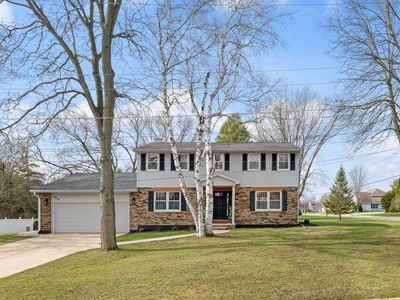 Property at 1300 Hiawatha Cir, Green bay, WI