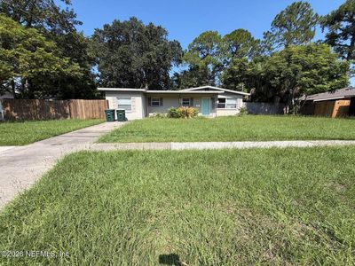 3130 BEACHWOOD Boulevard