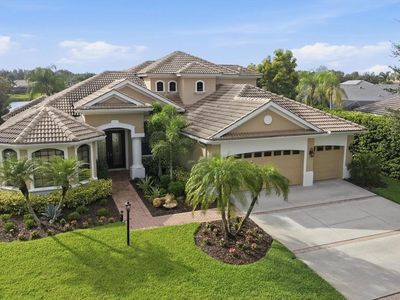 6915 HONEYSUCKLE TRAIL