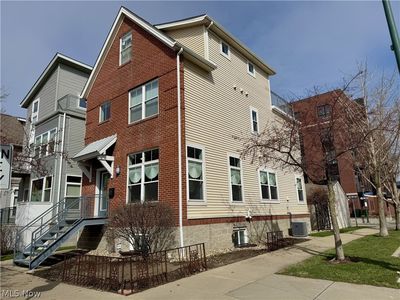 1257 W 76th St