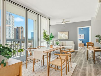 909 Kapiolani Blvd APT 1002