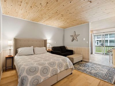 1762 Post Road #105