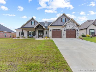 355 Lakes Dr