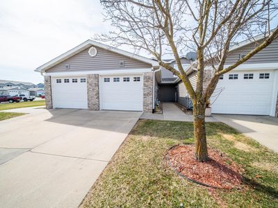 562 Pointe Ct SW