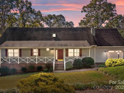 120 Apple Blossom Dr