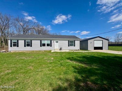 1105 E Main St