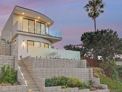 4549 Newport Ave