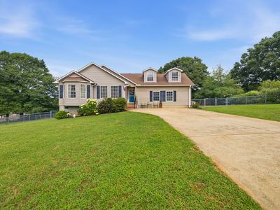 204 Sussex Way