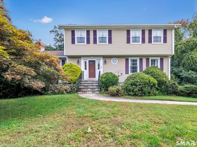 11 Redwood Circle