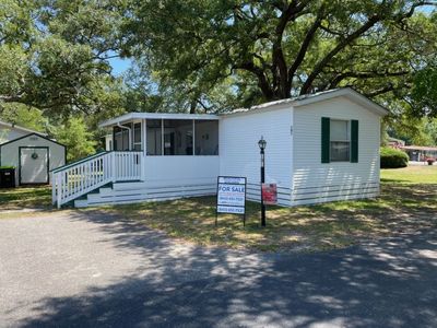 101 Village Ct #101