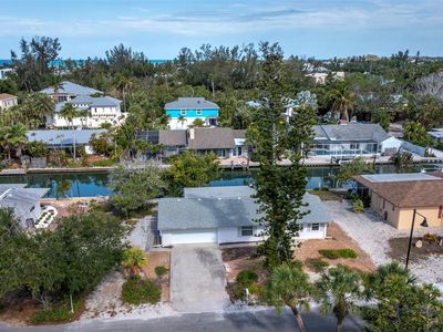 Property at 535 De Narvaez Dr, Longboat Key, FL
