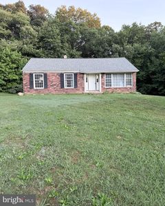 75 Egg Hill Ln