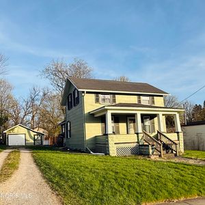 8 Madison St