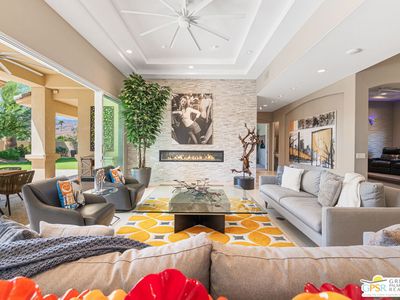 8 Collegiate Cir