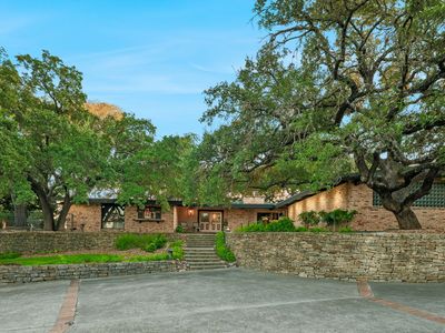 7142 Oakridge