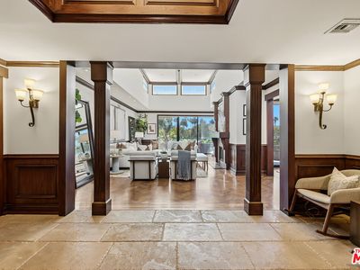 450 N Maple Dr APT 501