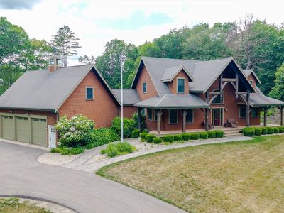 54 Old Meeting House Ln