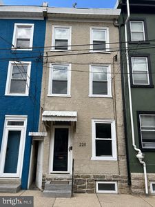 220 Baldwin St