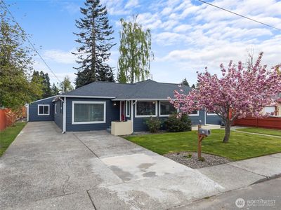 317 Laurelhurst Drive SE