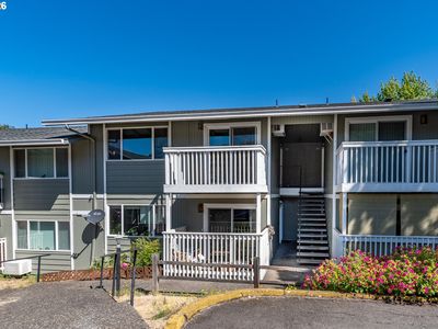 Property at 885 NE Sunset St APT 32, Roseburg, OR