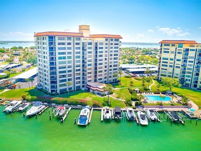 736 Island Way APT 404