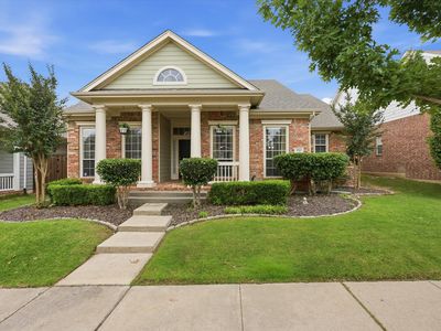 1740 Ivy Ln