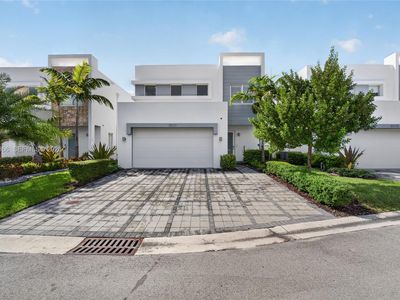10370 NW 67th Ter