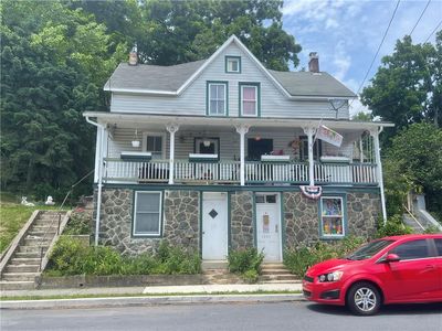 1043 Jeter Ave