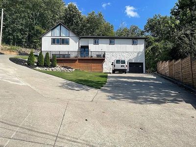 2901 Huckleberry Ln