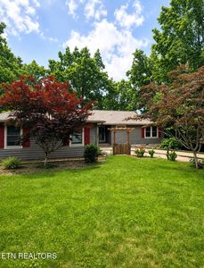 166 Canterbury Dr