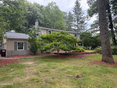 2 Acorn Grove