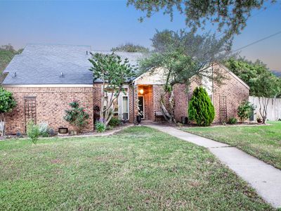 Property at 810 Highland Hills Ln, Highland Village, TX