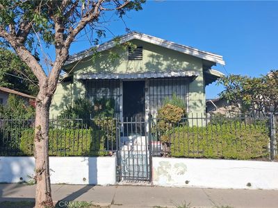 11720 S San Pedro St