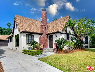 607 Lillian Way