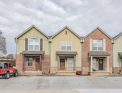 Property at 2212 Karrington Rdg APT B, Springdale, AR