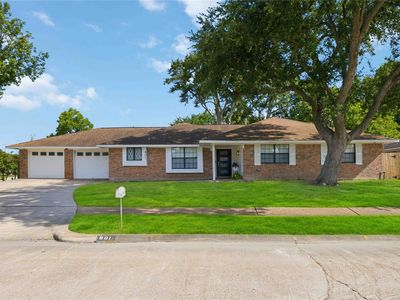 801 Friars Ln