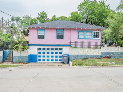 507 Sabine St