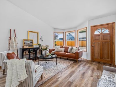 804 E Main St APT 6