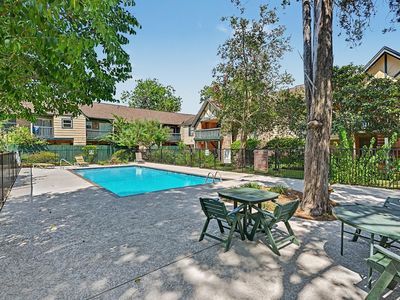 8211 Kingsbrook Rd APT 205