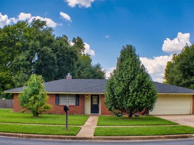 202 Rose Marie Blvd