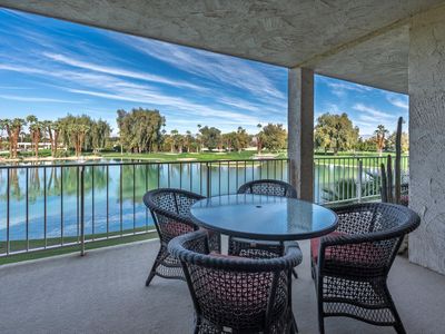 910 Island Dr APT 206