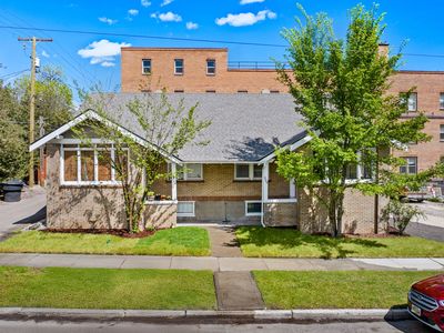 209 & 211 10th St N