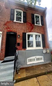 1602 Thatcher St
